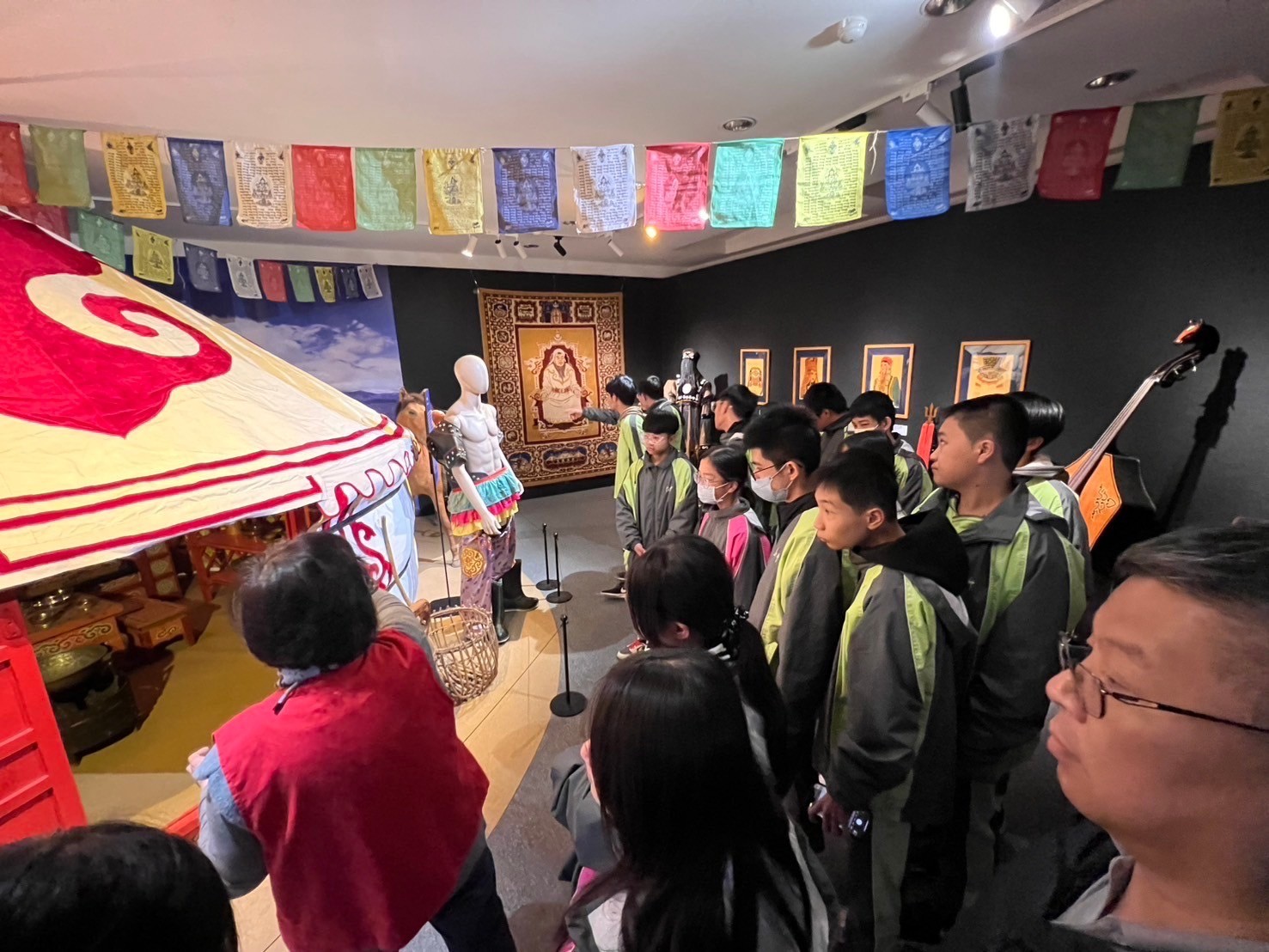 09_參觀新竹241藝術空間，動手做一幅屬於自己的展覽海報-1